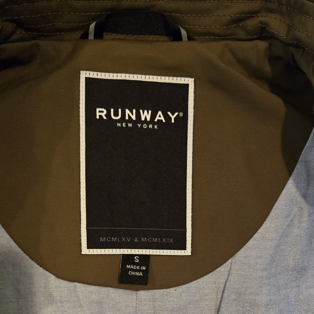 Runway Collection Olive Green Short Sleeve Trench Coat - Picture 3 of 5